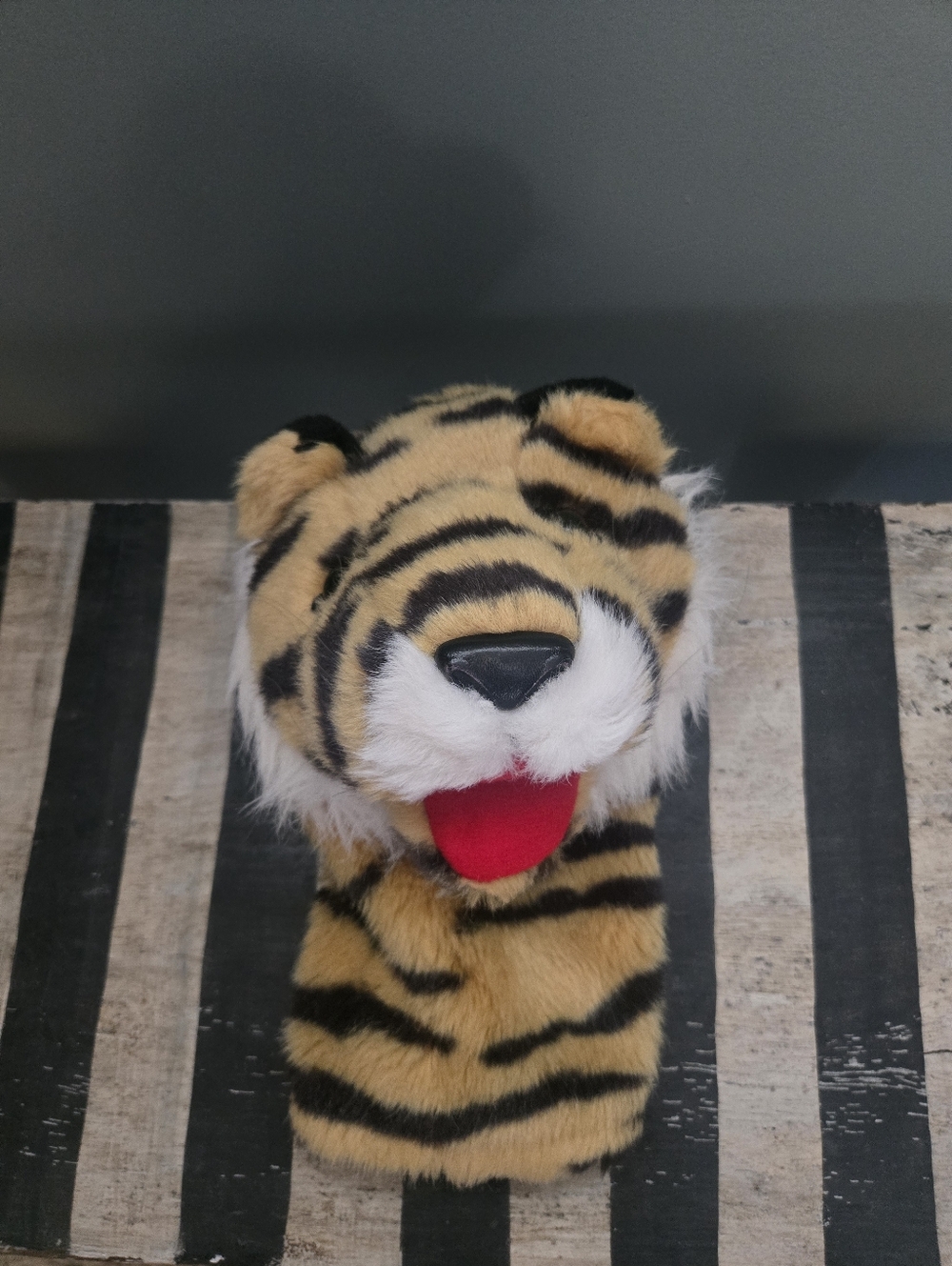 Vintage 1986 Dakin Tiger Hand Puppet